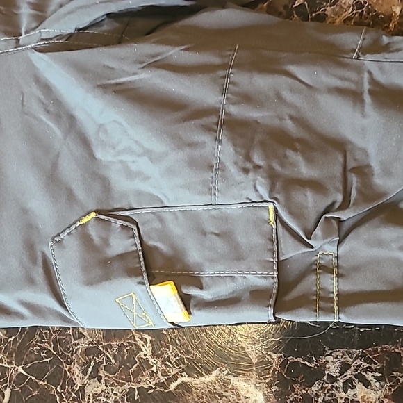 Old Navy boy's pants - Picture 3 of 6